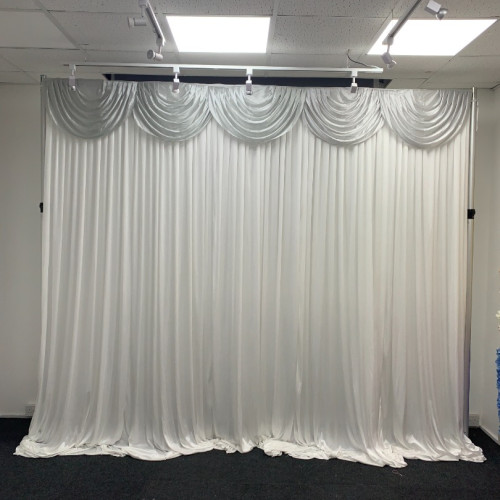 3M Detachable Swag - Silver – Wholesale Standard Swags for Wedding Decorators | WeddingMart