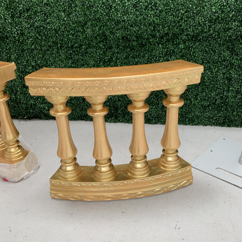 Fibreglass Curved Floral Pedstal - Gold – Wholesale Featured Products for Wedding Decorators | WeddingMart