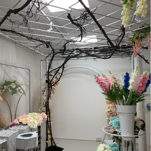 Shop 300cm Flexible Artificial Tree Vine - Elegant Tree Leaves and Sprays for Weddings & Special Events 300cm Flexible Artificial Tree Vine – Wholesale Tree Leaves and Sprays for Wedding Decorators | WeddingMart