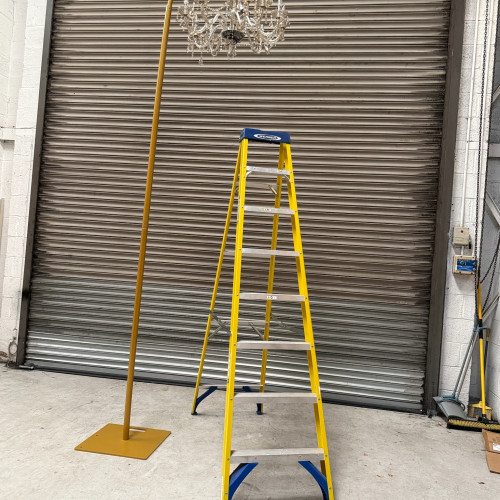 Gold Semi-Round Freestanding Chandelier Stand for Wedding Floral Décor