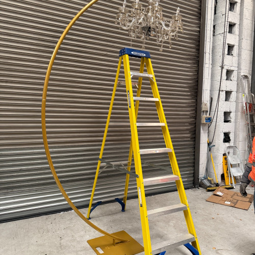 Half Moon Curvy Freestanding Chandelier Hanger Stand Gold wedding décor