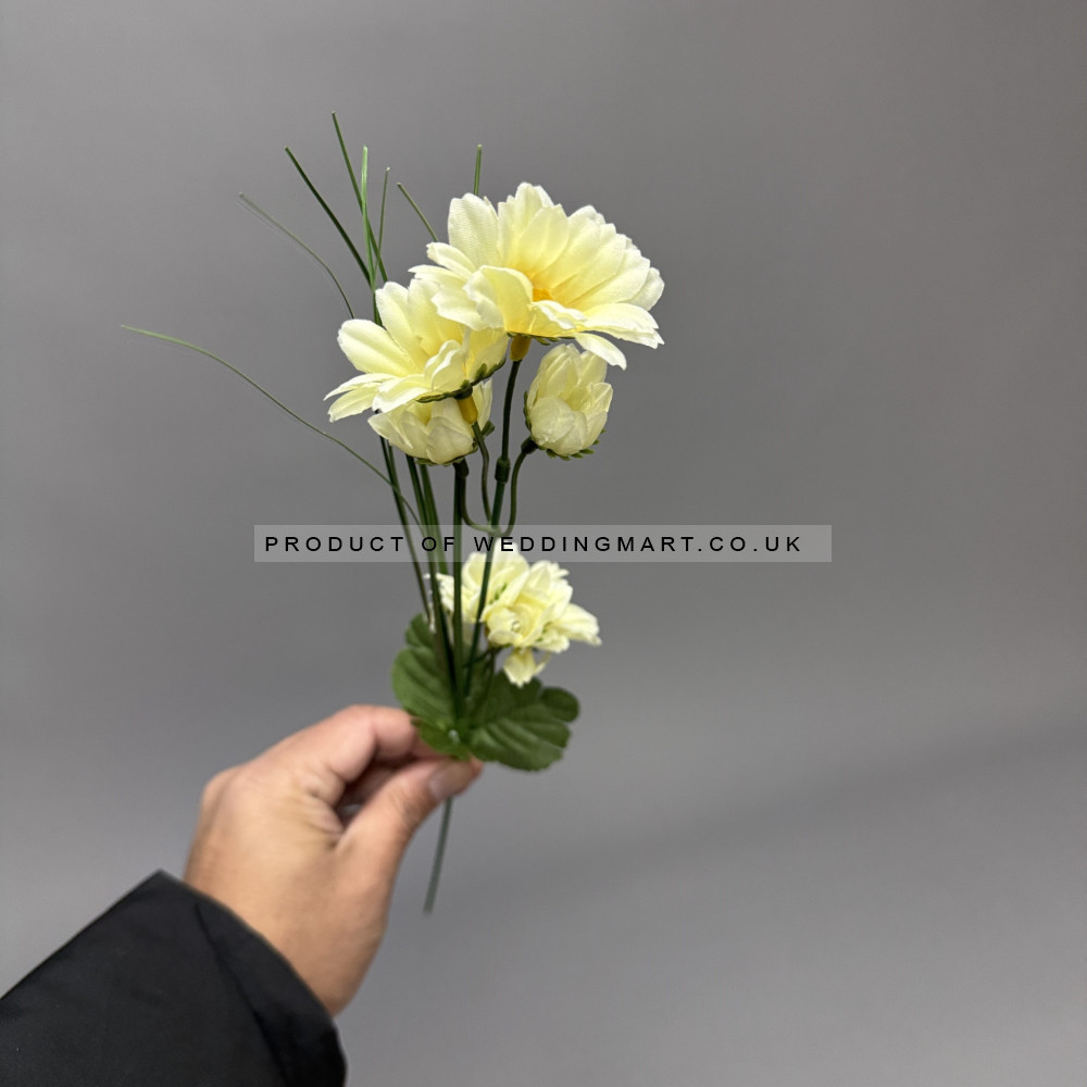 40cm Artificial Daisy Flower Stems - Box of 36 – Wholesale Clearance for Wedding Decorators | WeddingMart