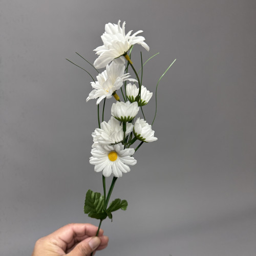 40cm Artificial Daisy Flower Stems - Box of 36 – Wholesale Clearance for Wedding Decorators | WeddingMart