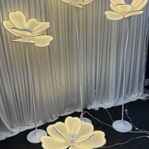 4 piece giant LED illuminated flower lights for wedding backdrop and event decoration