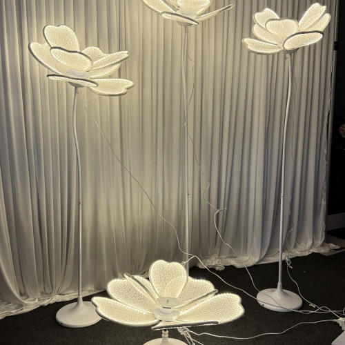 4 piece giant LED illuminated flower lights for wedding backdrop and event decoration