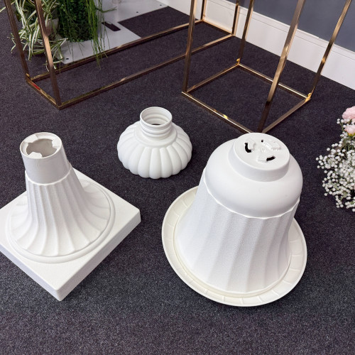 67cm Plastic Planter Urn Flower Pot - White – Wholesale Stands and Pedestals for Wedding Decorators | WeddingMart
