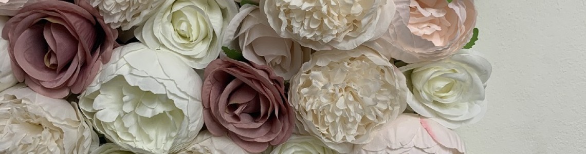 WeddingMart - Creating a Reusable Flower Wall for a Wedding Backdrop