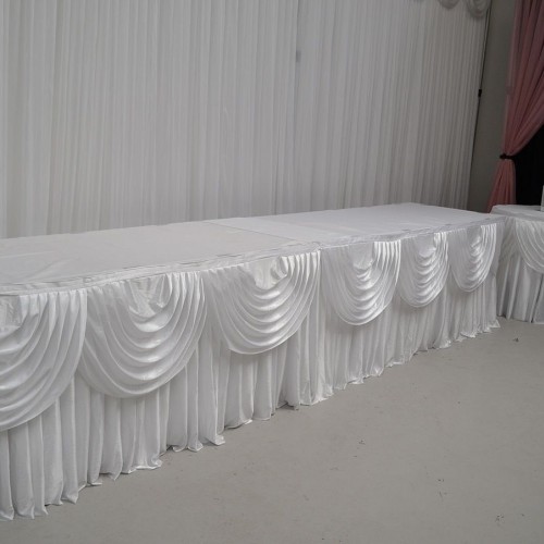 Table Skirt with Swags